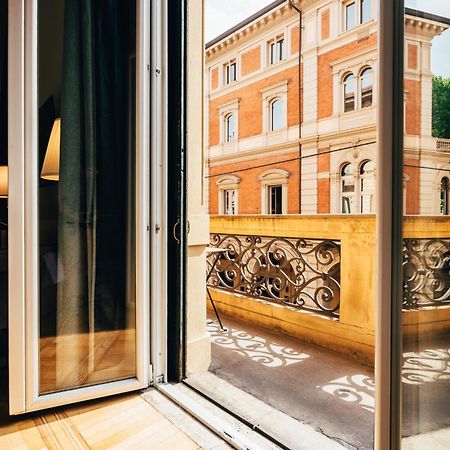 Bologna Suites - Private Bathroom Exterior photo
