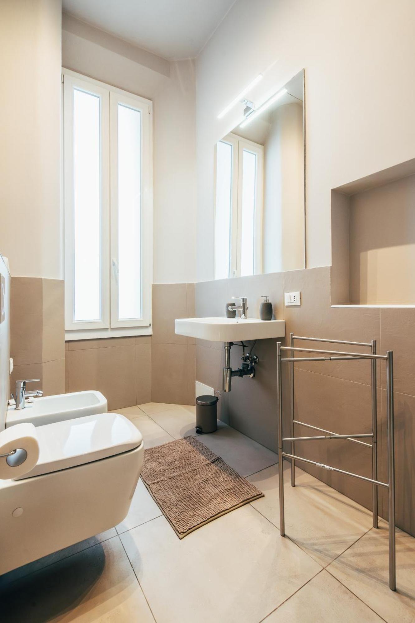 Bologna Suites - Private Bathroom Exterior photo